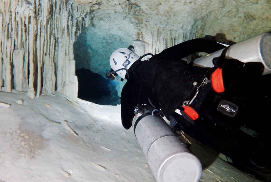 cenote-cave-diving