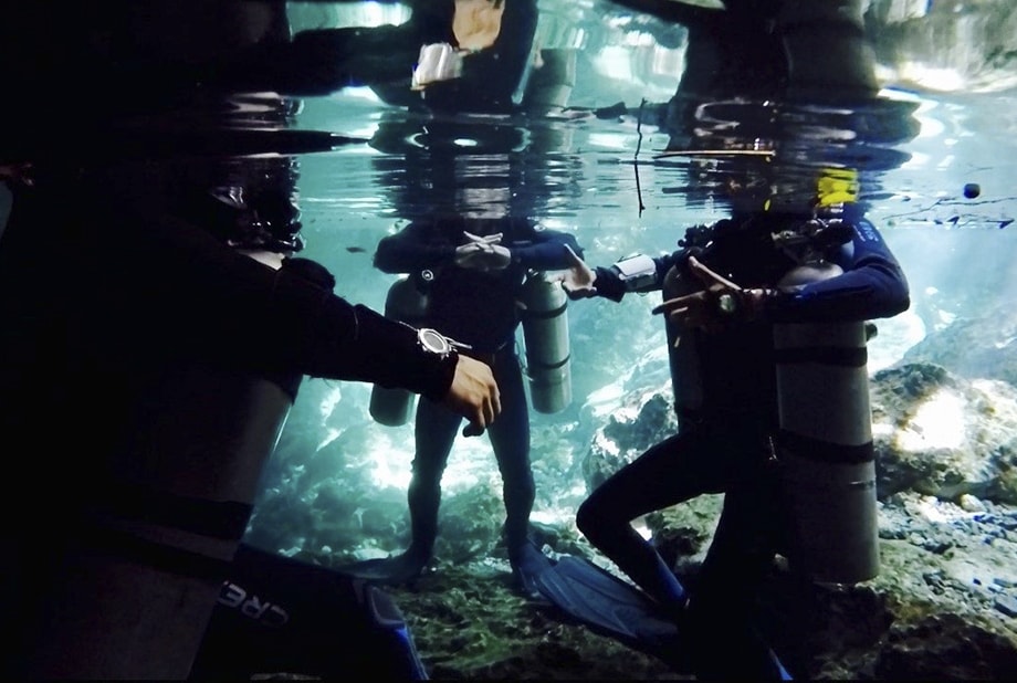intro-to-cave-diver Cenote cave diving in Playa del Carmen