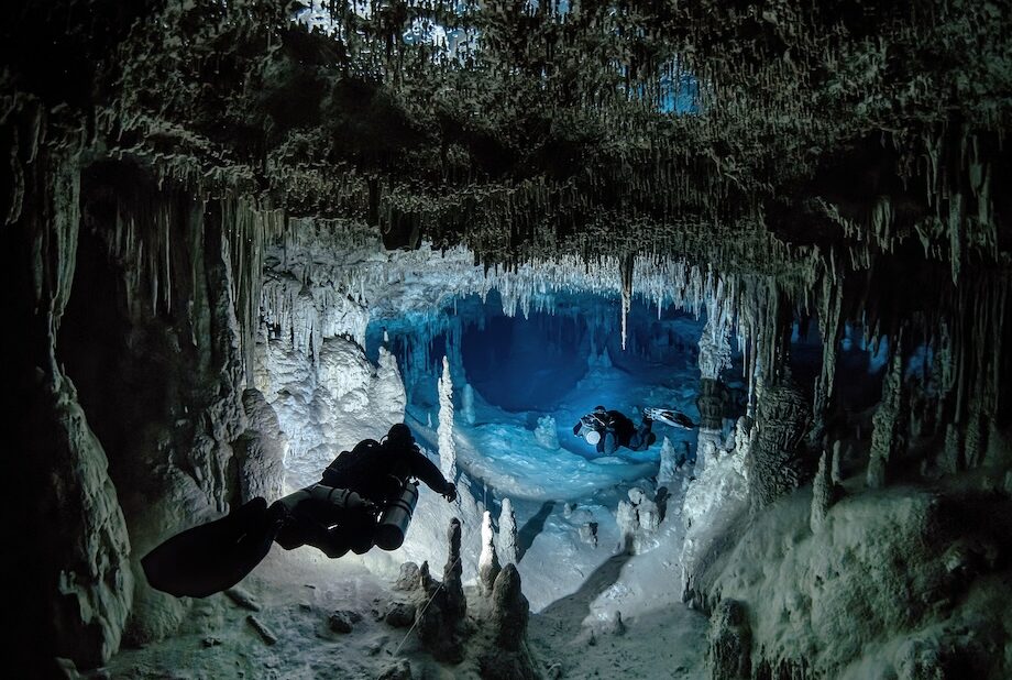 Cave Diving Guide with Elite Divers International